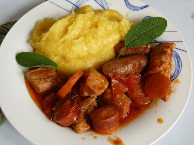 SPEZZATINO; SALSICCIA E POMODORO