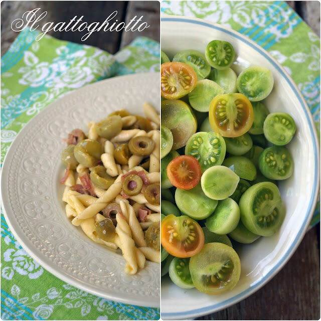 Strozzapreti ai pomodori verdi, olive e mortadella