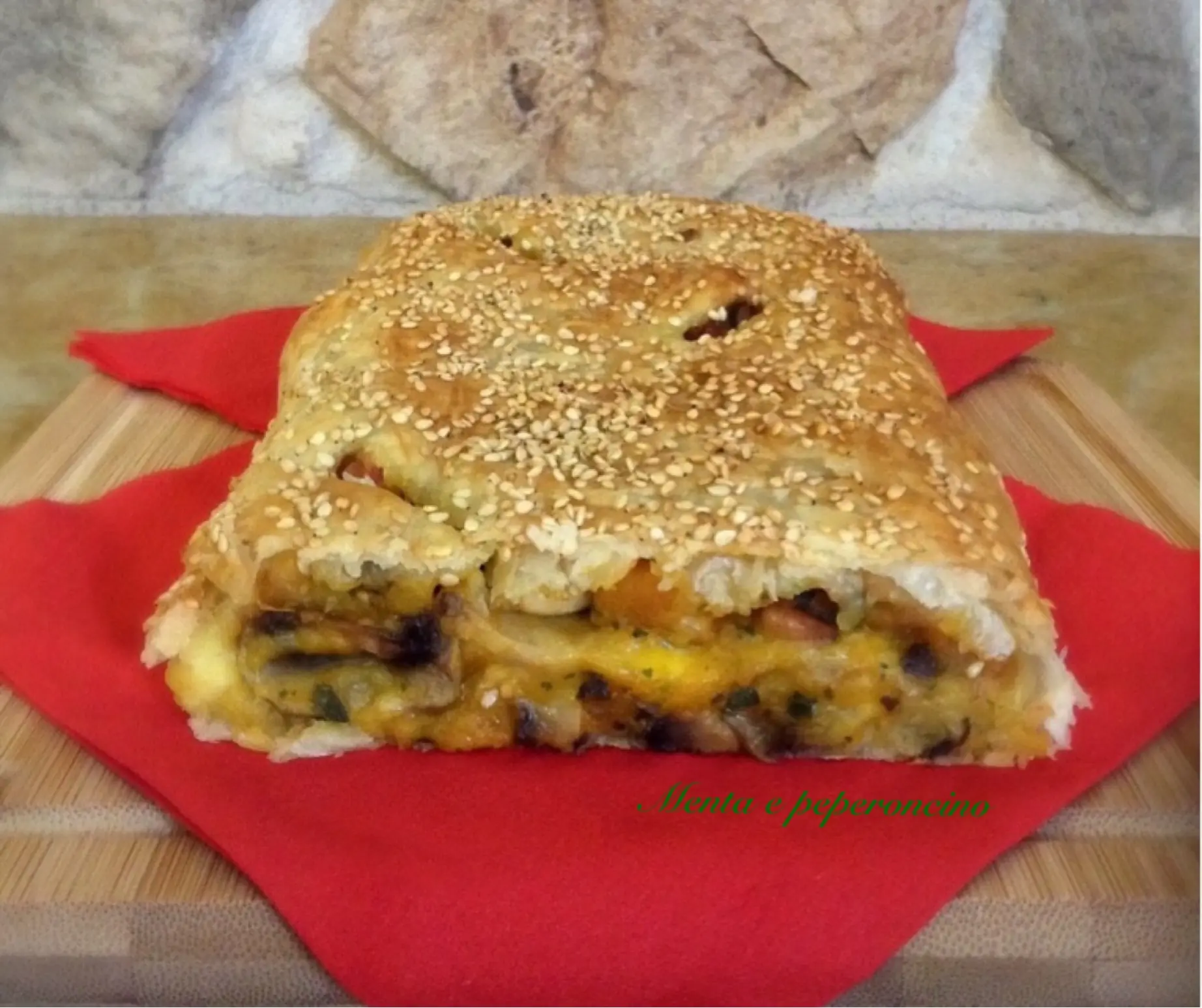 Strudel salato con goloso ripieno