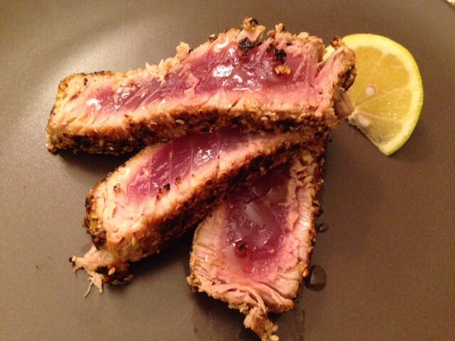Tagliata di tonno al sesamo