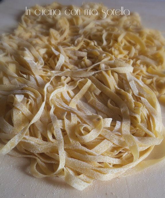 Tagliatelle fatte in casa (a mano)
