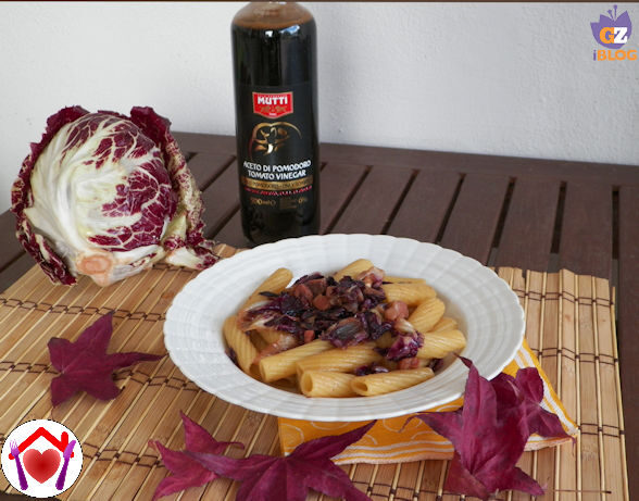 Torciglioni con radicchio e aceto di pomodoro