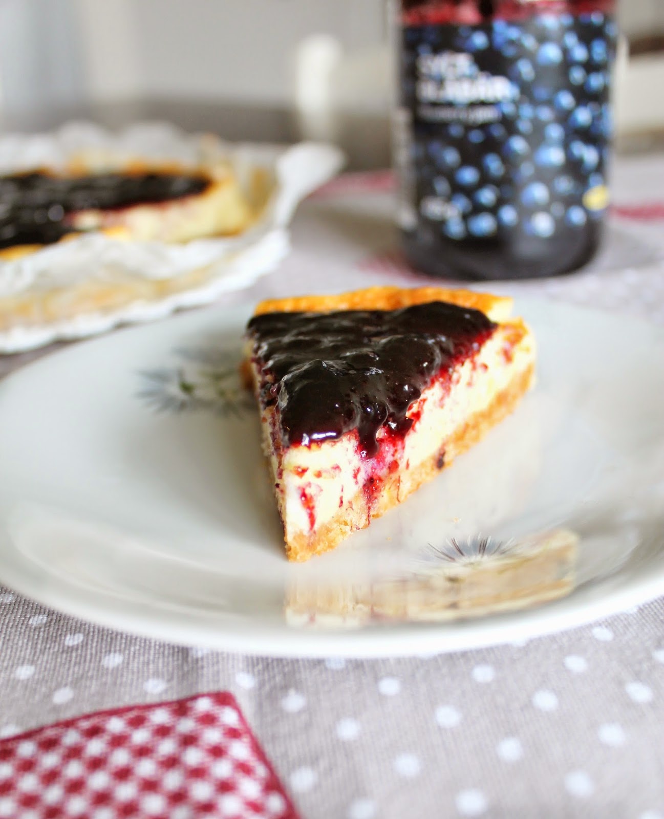 Torta alla Robiola e Marmellata di Mirtilli