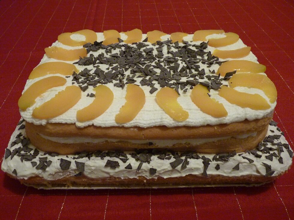 TORTA DOPPIA ALLE PESCHE E CREMA