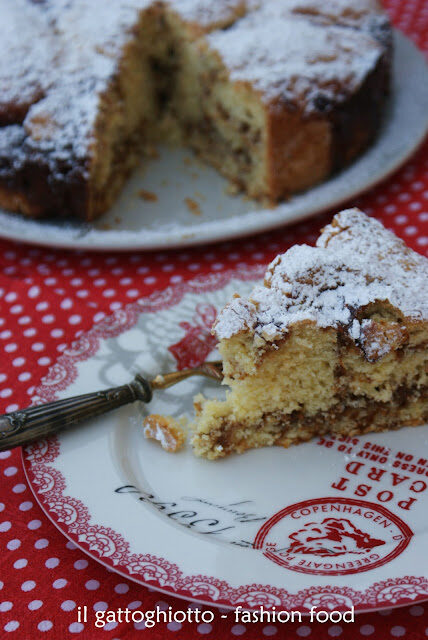Torta morbida allo yogurt e dulce de leche