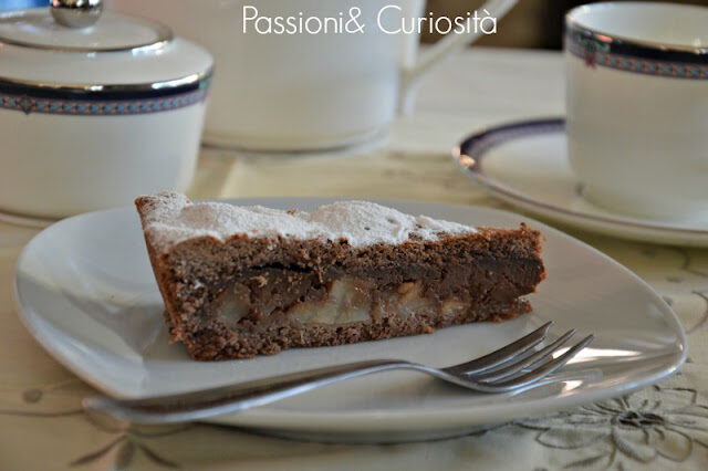 TORTA RIPIENA FONDENTE E PERE