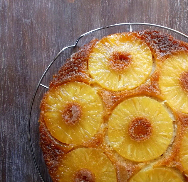 Torta rovesciata all’ananas con farina di farro