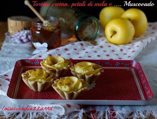 TORTINI CREMA PASTICCIERA, PETALI DI MELA E MUSCOVADO!!!