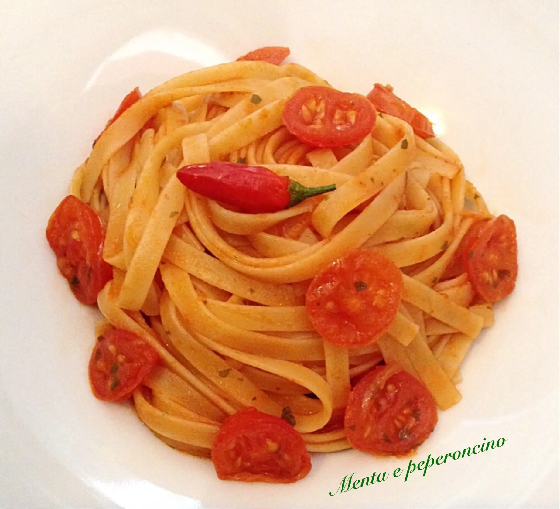 Trenette al sugo piccante con pomodorini