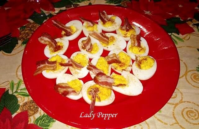 Uova speziate con pancetta croccante