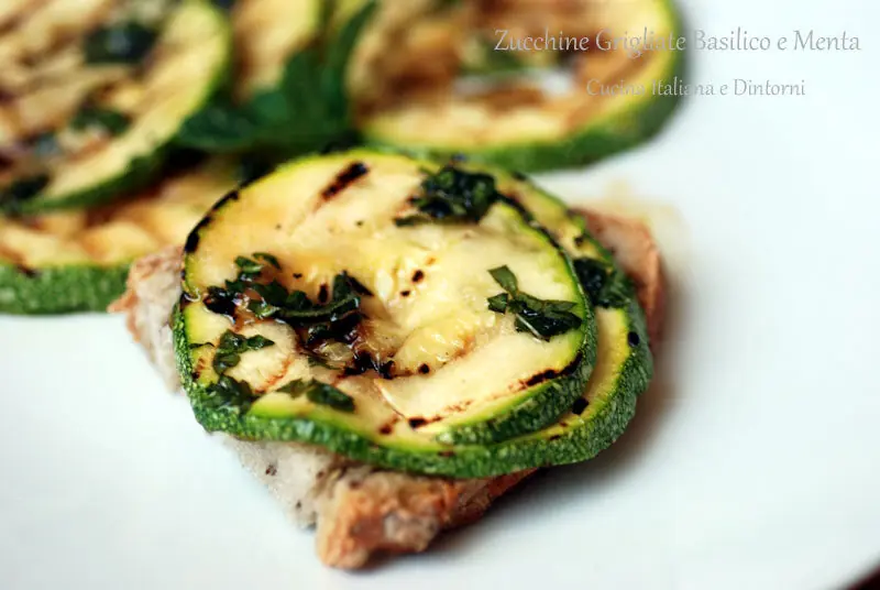 Zucchine Grigliate al Basilico e Menta, ricetta vegana