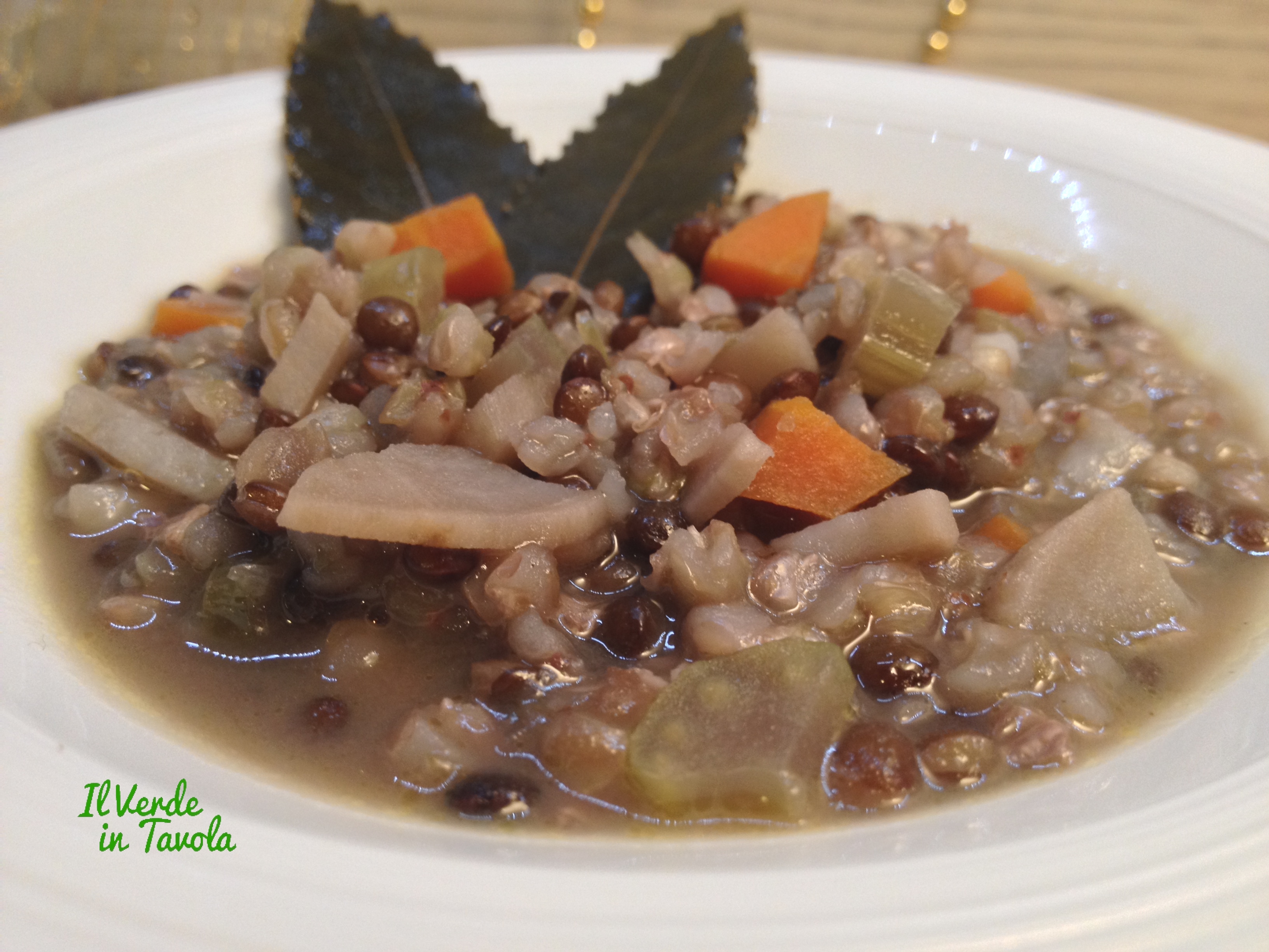 Zuppa di grano saraceno, lenticchie nere e patate dolci