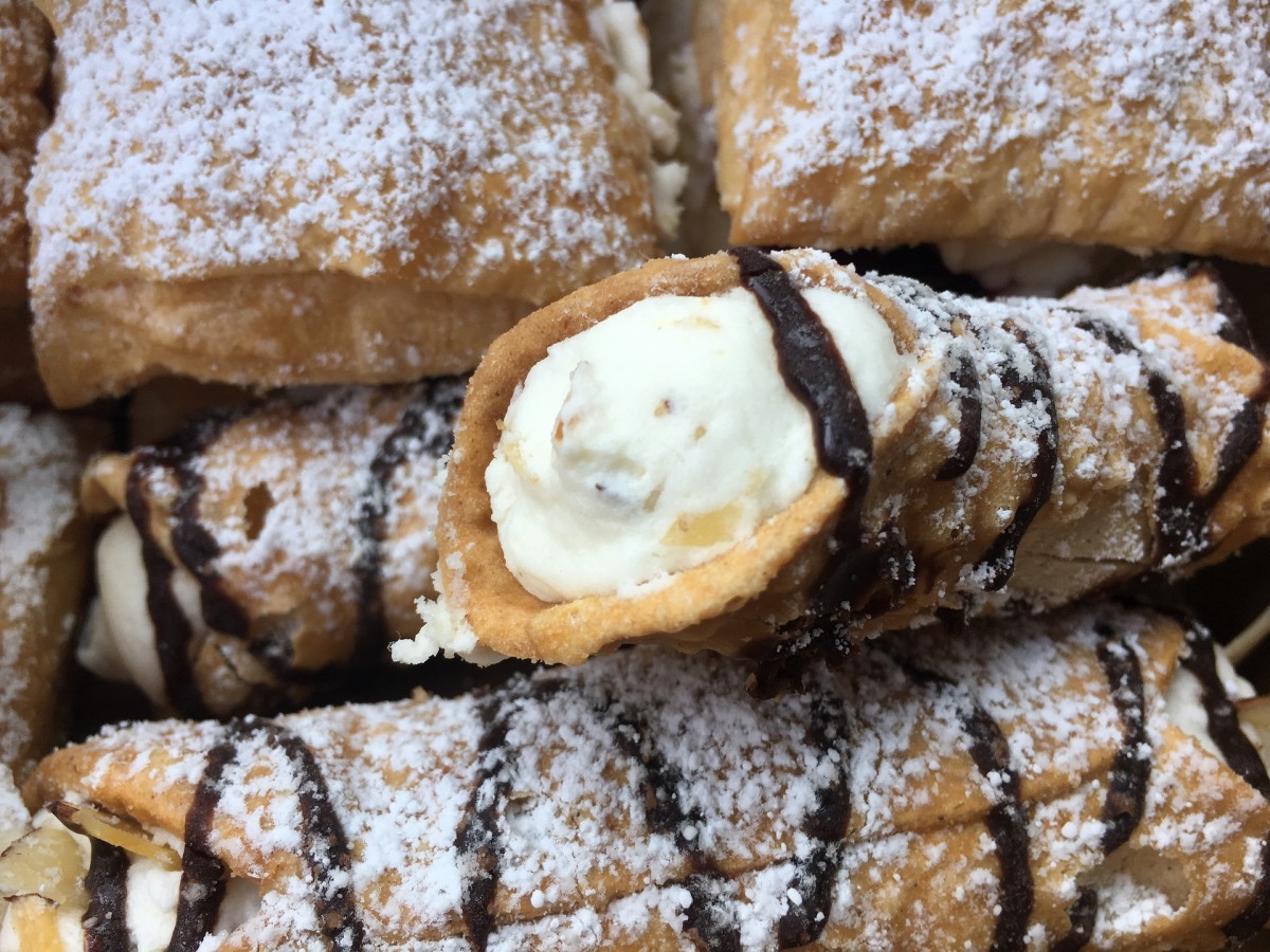 2 ricette per fare i cannoli in casa
