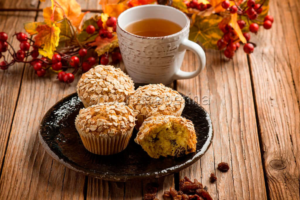 Accogliamo l’autunno con i muffins di avena e uvetta