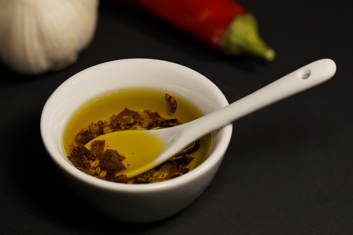 Aglio, olio e peperoncino : condimento per pasta