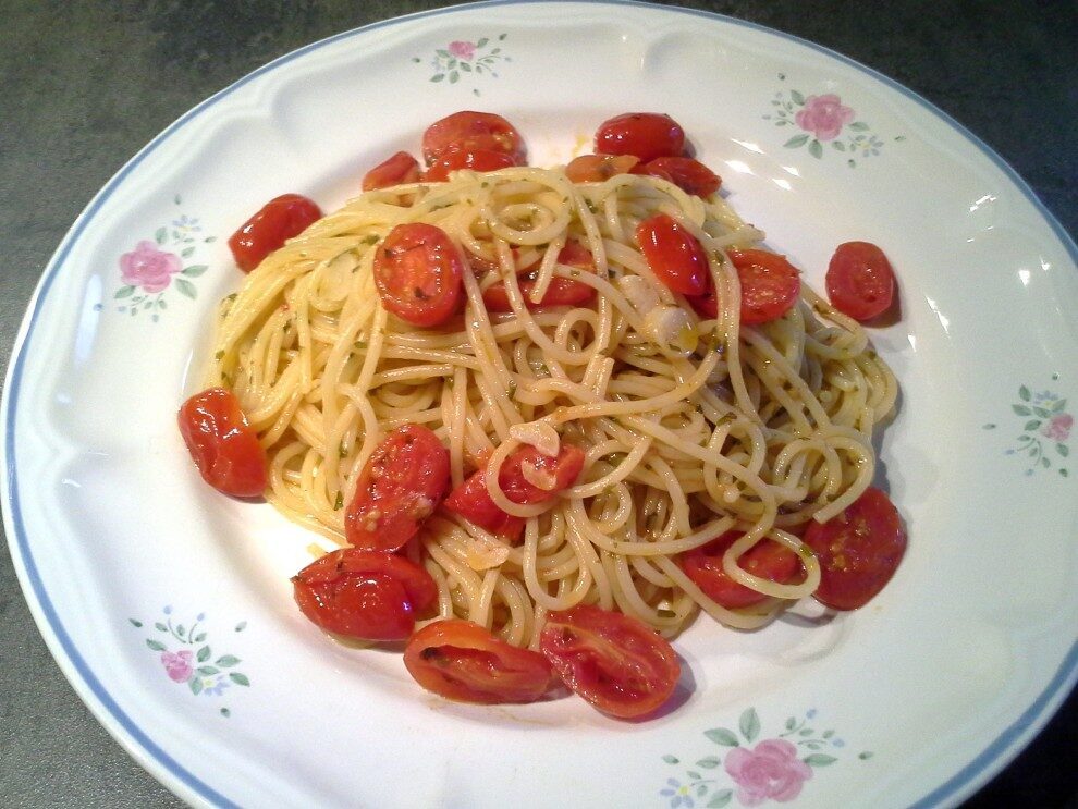 Aglio olio peperoncino e pachini