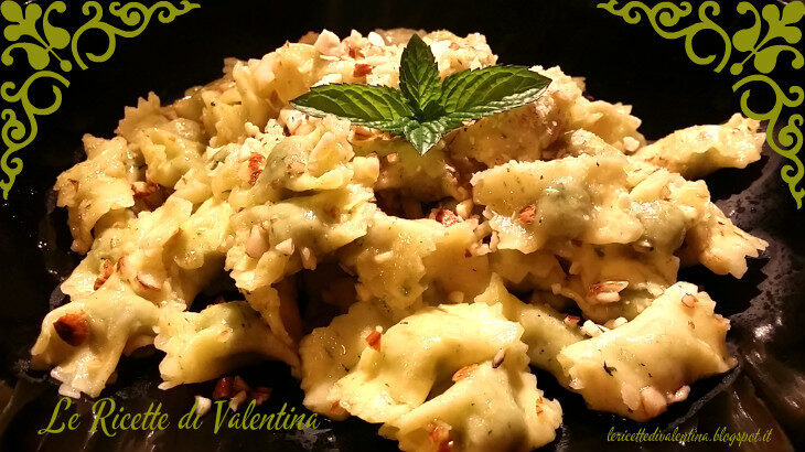 Agnolotti del plin ripieni di erbette erbette all’olio, menta e mandorle