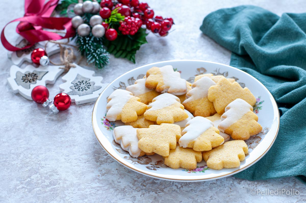 Alberelli alle nocciole – biscotti di natale semplici e golosi