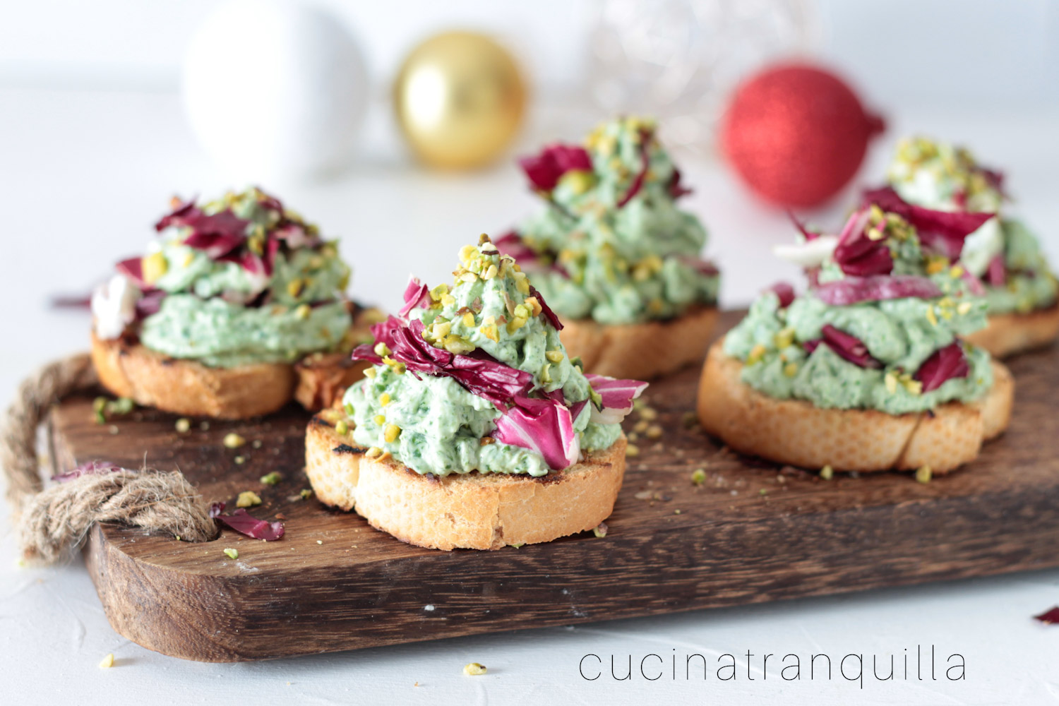 Alberelli di natale con crema di rucola