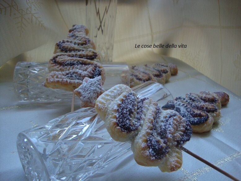 Alberelli dolci di pasta sfoglia