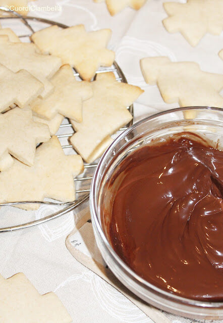 Alberelli natalizi (vegan) ricoperti di cioccolato