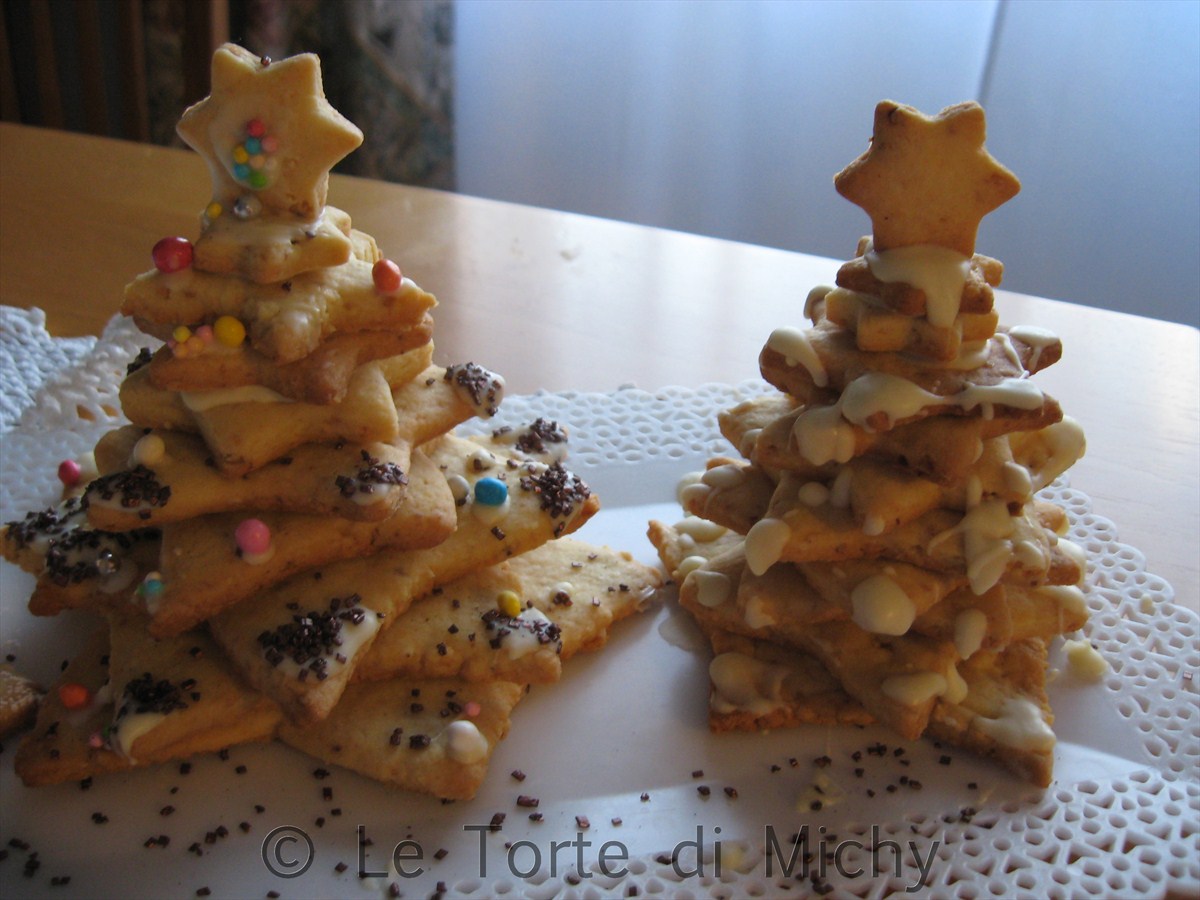 Alberello di natale di stelle di pastafrolla