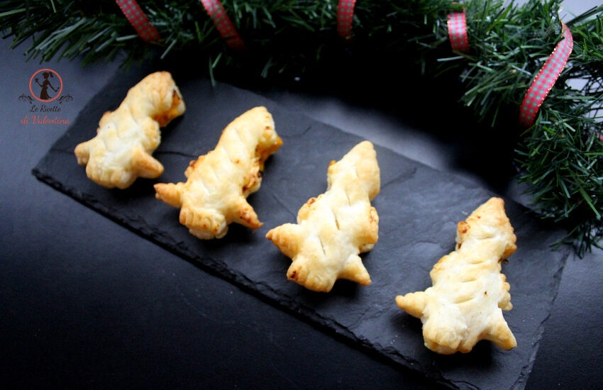 Alberi di sfoglia ripieni di zucca e gorgonzola cotti con la friggitrice ad aria