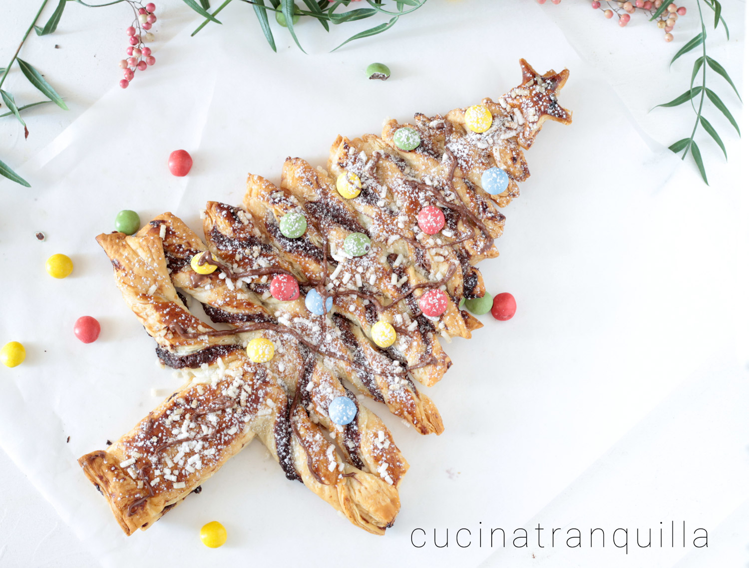 Albero di natale con pasta sfoglia