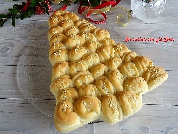 Albero di natale con prosciutto cotto e scamorza