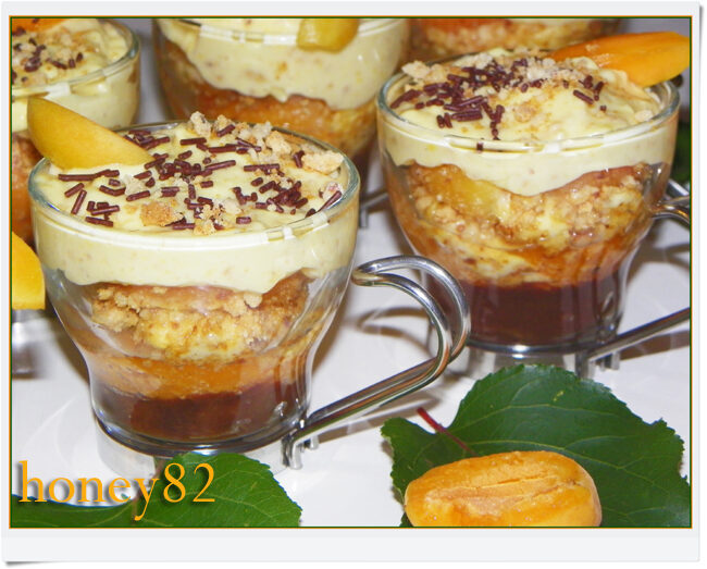 Albicocche ripiene con chantilly all’amaretto