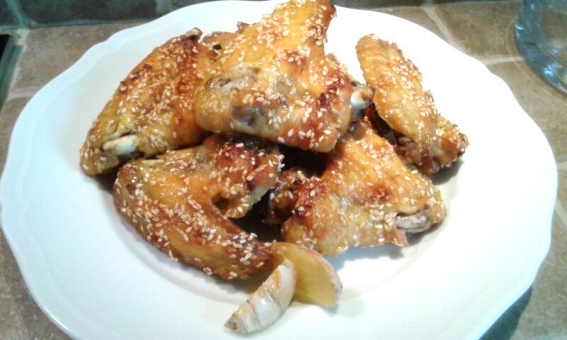 Alette di pollo con zenzero e sesamo