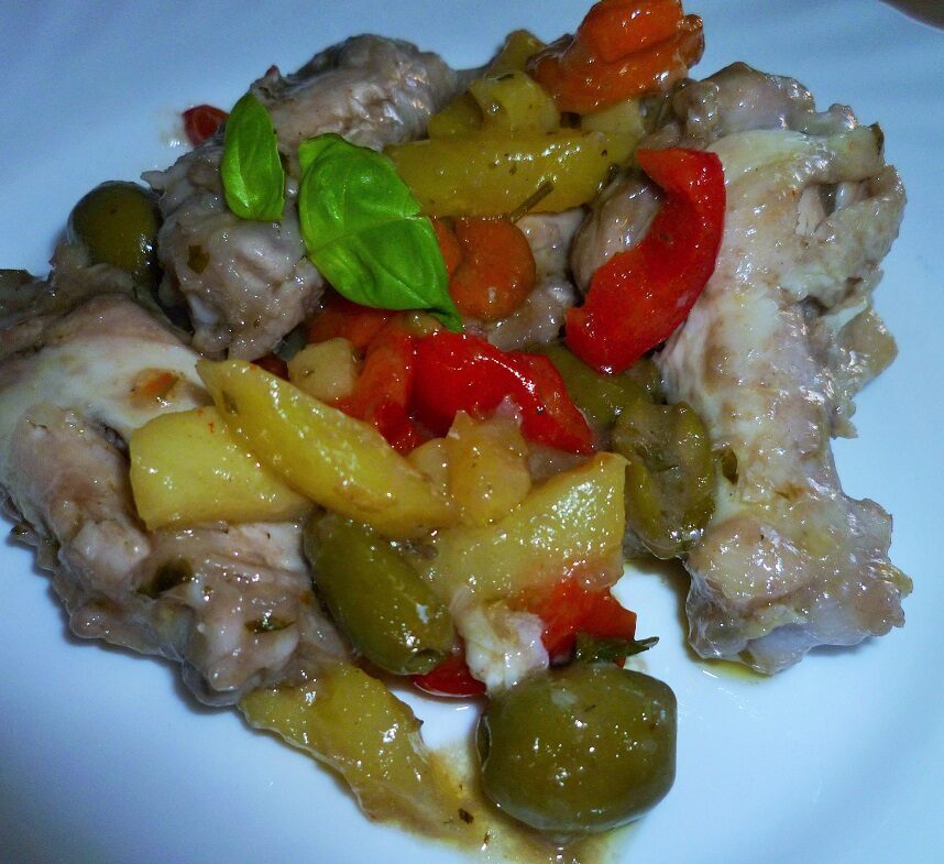 Alette e fusi di pollo alla cacciatora
