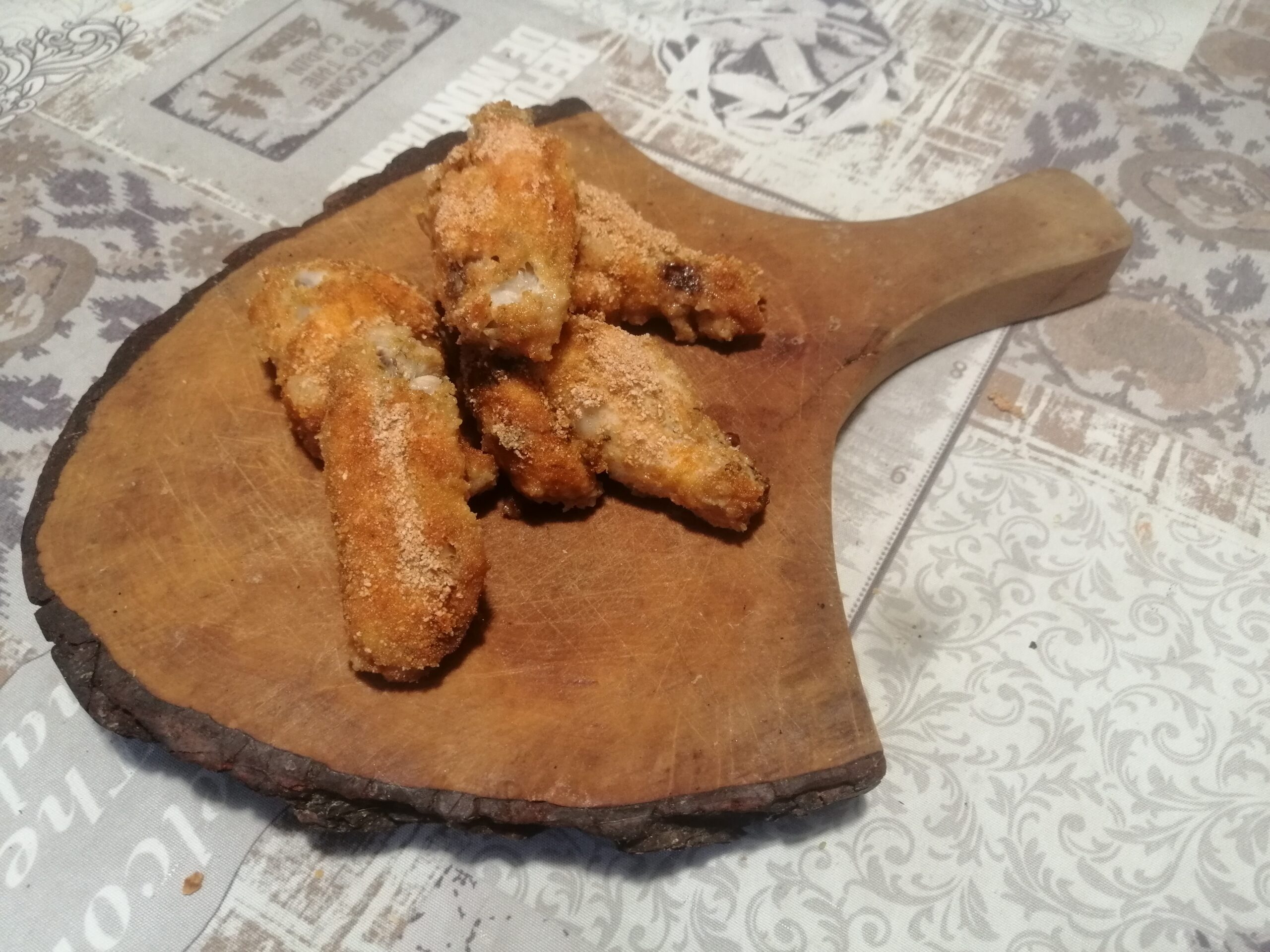 Ali di pollo allo yogurt con paprika al forno