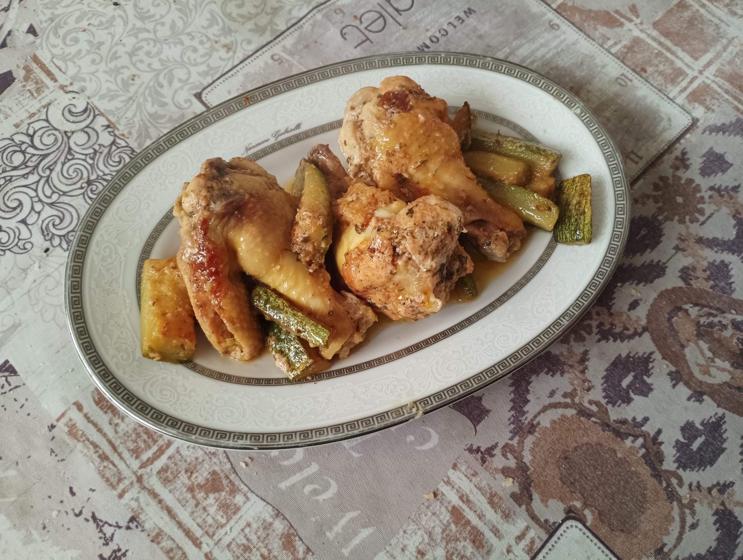 Ali di pollo con zucchine allo yogurt