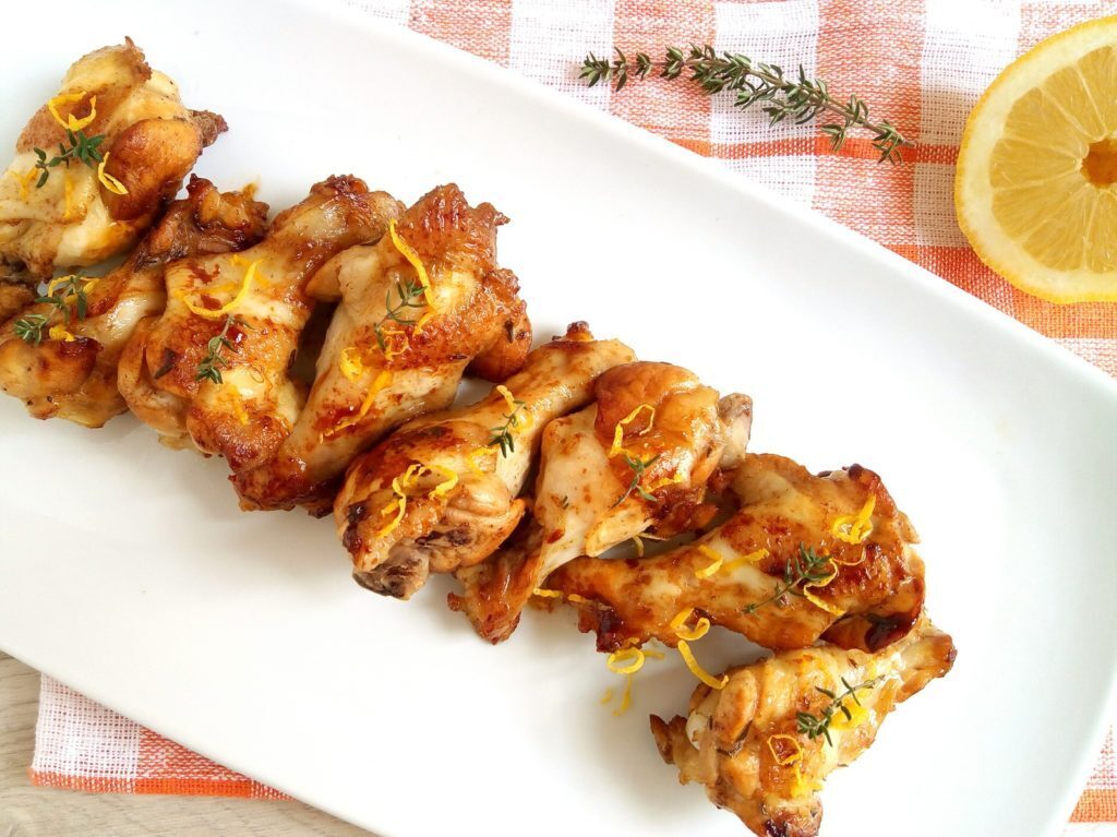 Ali di pollo marinate al timo e limone