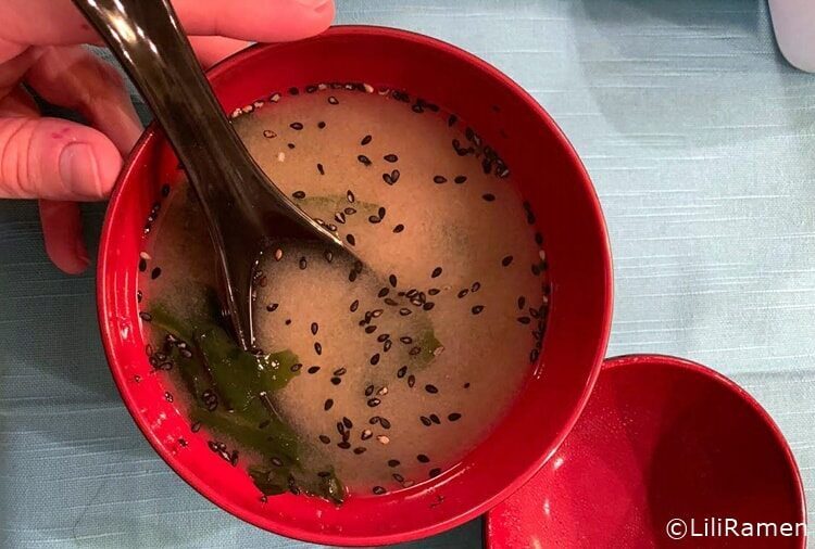 Amare la zuppa di miso giapponese: ricetta per farla a casa e dire addio a quella liofilizzata