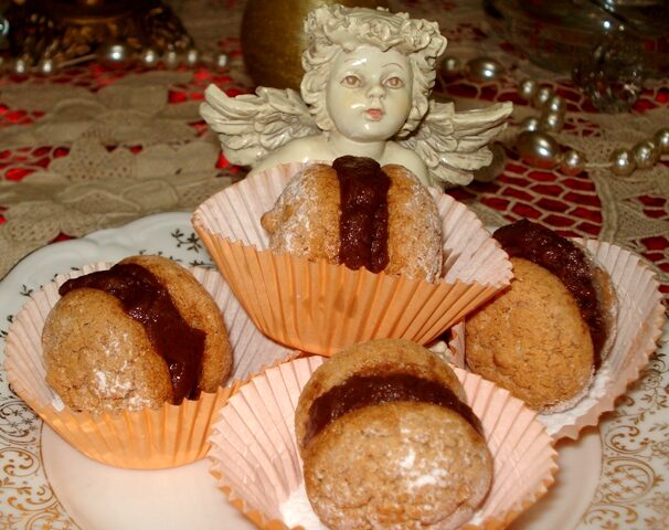 Amaretti farciti al cioccolato fondente (per 4)