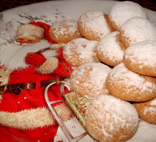 Amaretti innevati di Babbo Natale