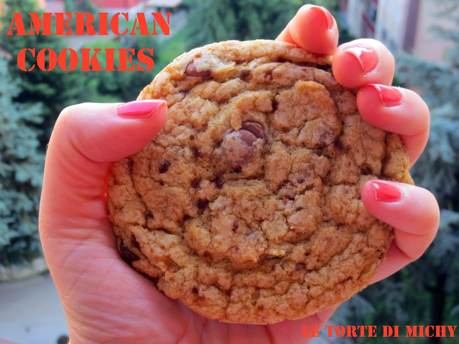 American cookies (biscotti americani con gocce di cioccolato)