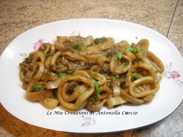 Anelli calamari ai funghi porcini
