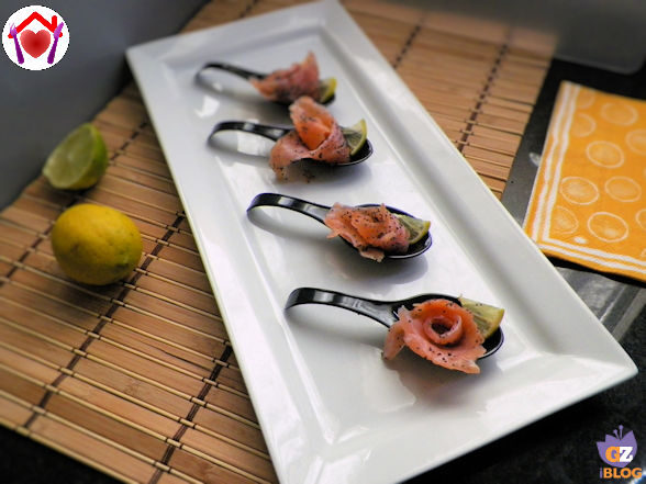 Aperitivo di salmone con semi di papavero