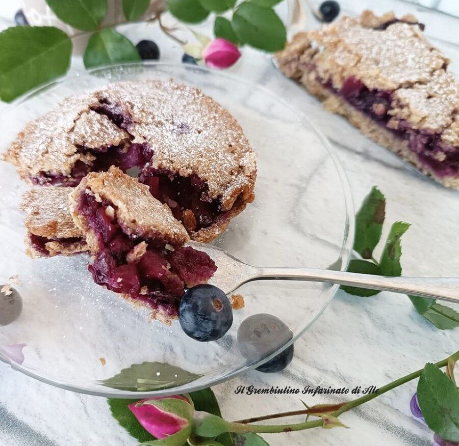 Apple blueberries pie