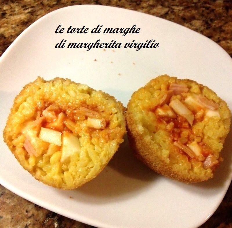 Arancini di riso alla siciliana con ragu