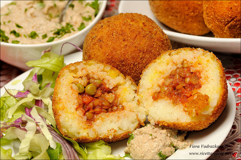 Arancini umili senza glutine con salsa tarator