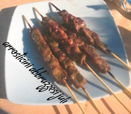 Arrosticini abruzzesi carne di pecora arrosticini