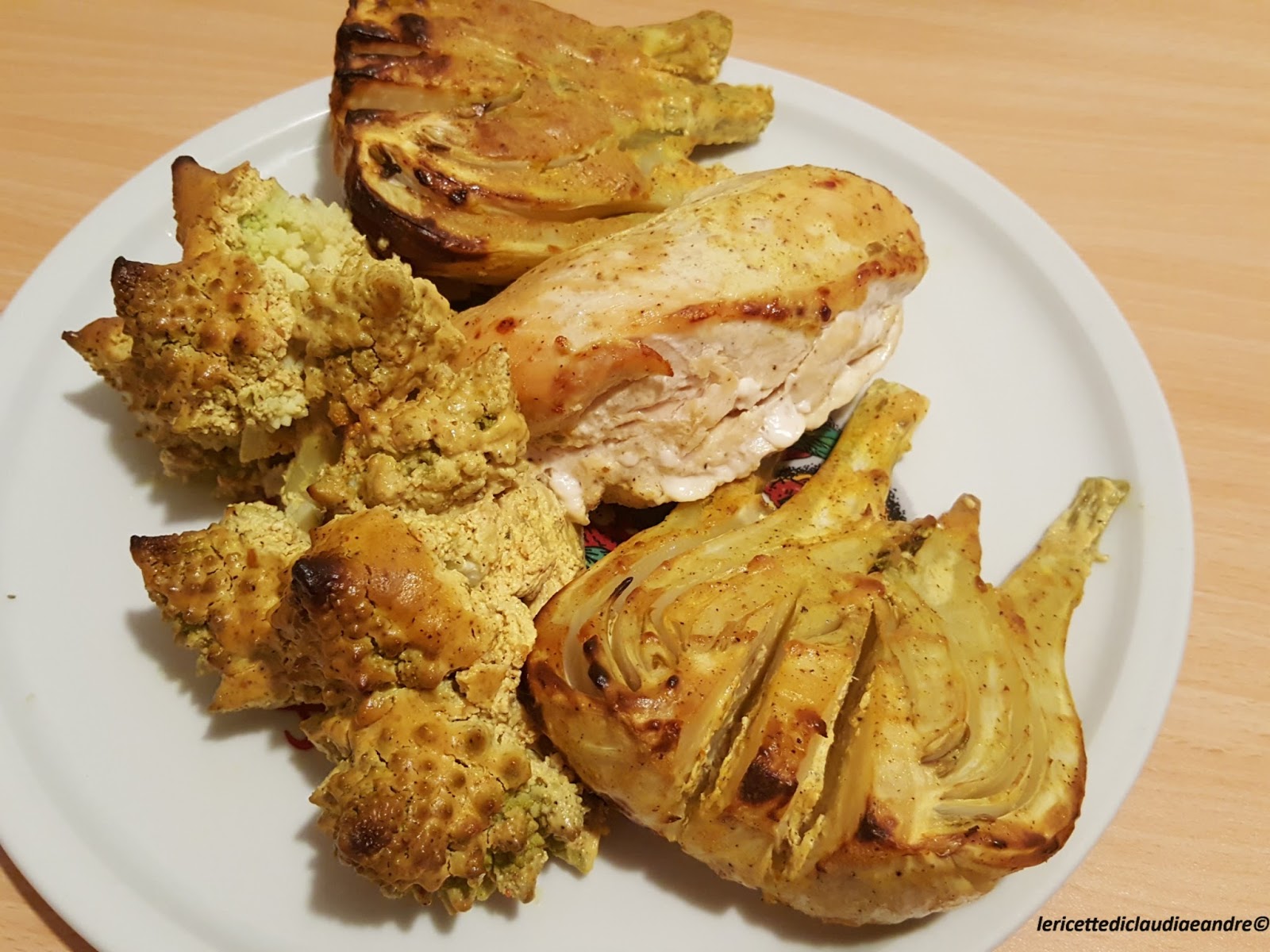 Arrosto di cavolo romanesco, finocchi e petto di pollo al forno e tranci di ventresca in padella con granella di nocciole e pistacchi….