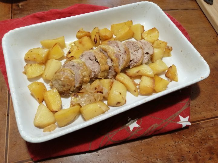Arrosto di pollo con patate al forno
