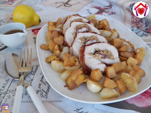 Arrosto di tacchino con speck, cipolline e mele cotogne