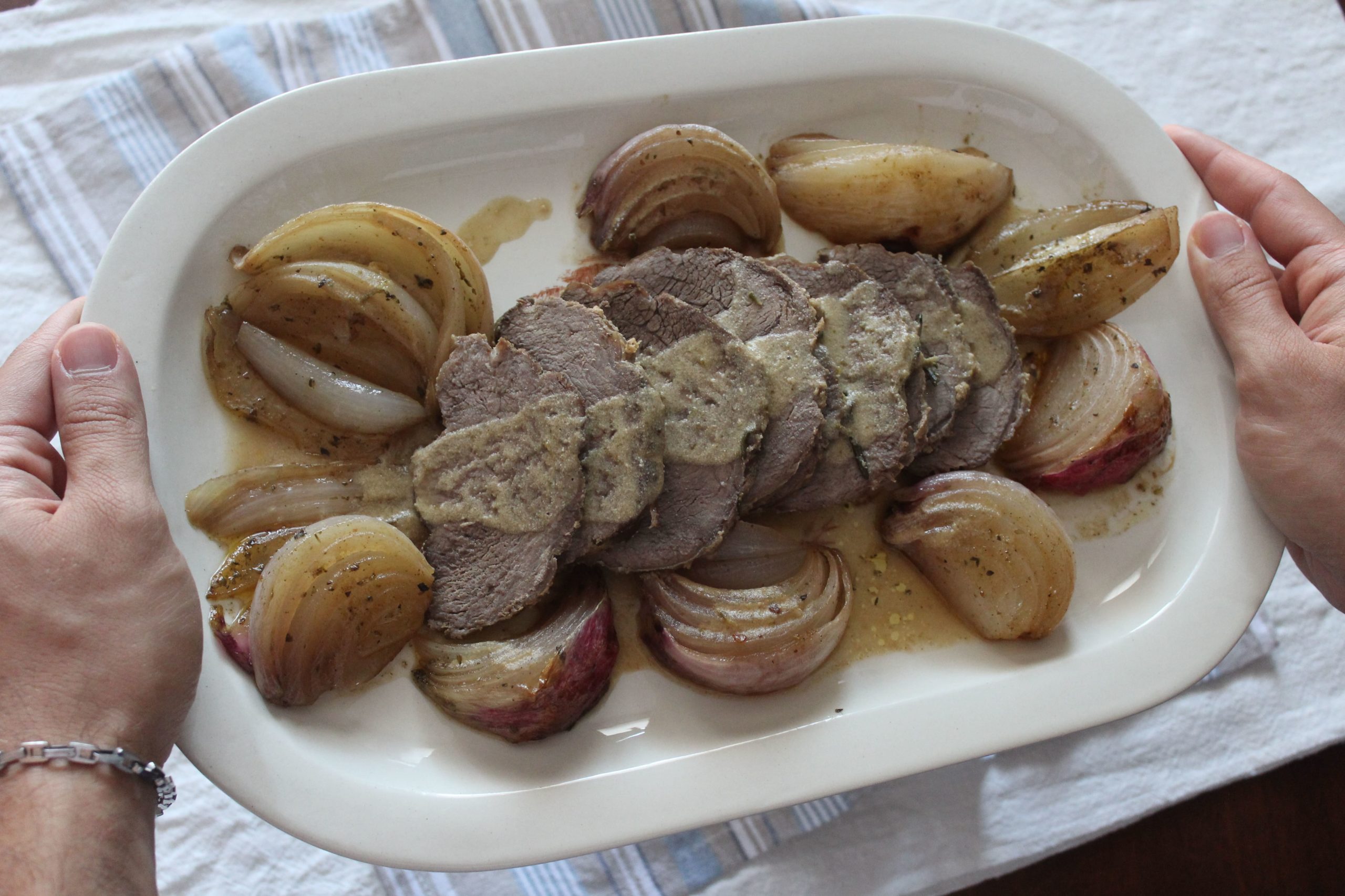 Arrosto di vitello con cipolle di breme