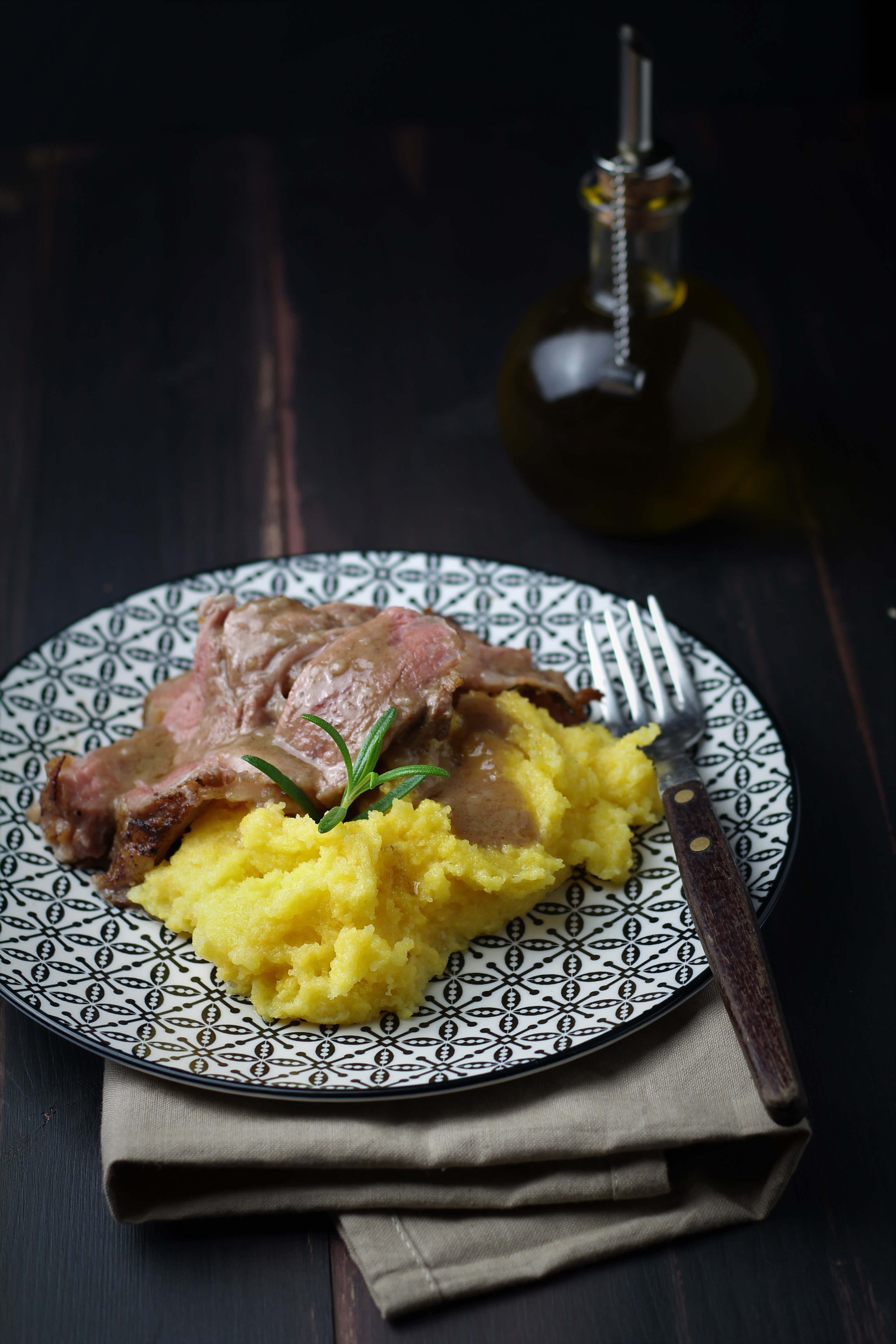 Arrosto di vitello cotto a bassa temperatura